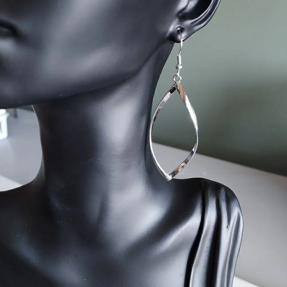 SILVER TWISTED DROP DANGLE EARRINGS